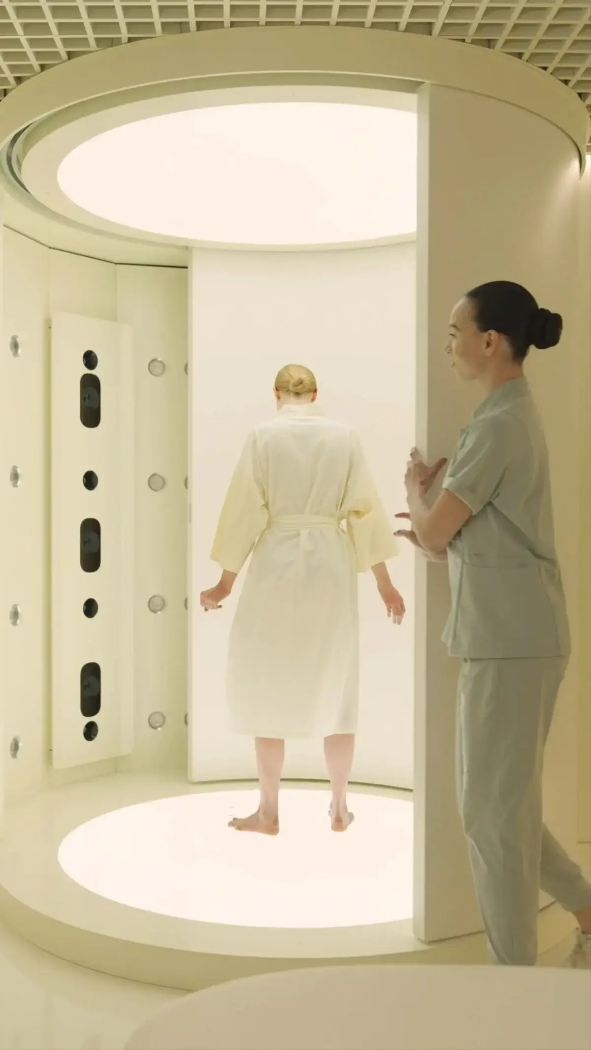 Guest at a preventive health body scan